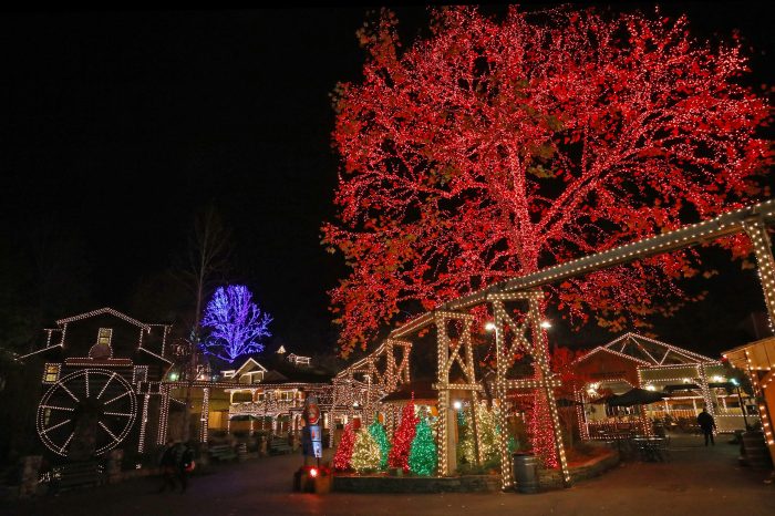 When does dollywood start decorating for christmas