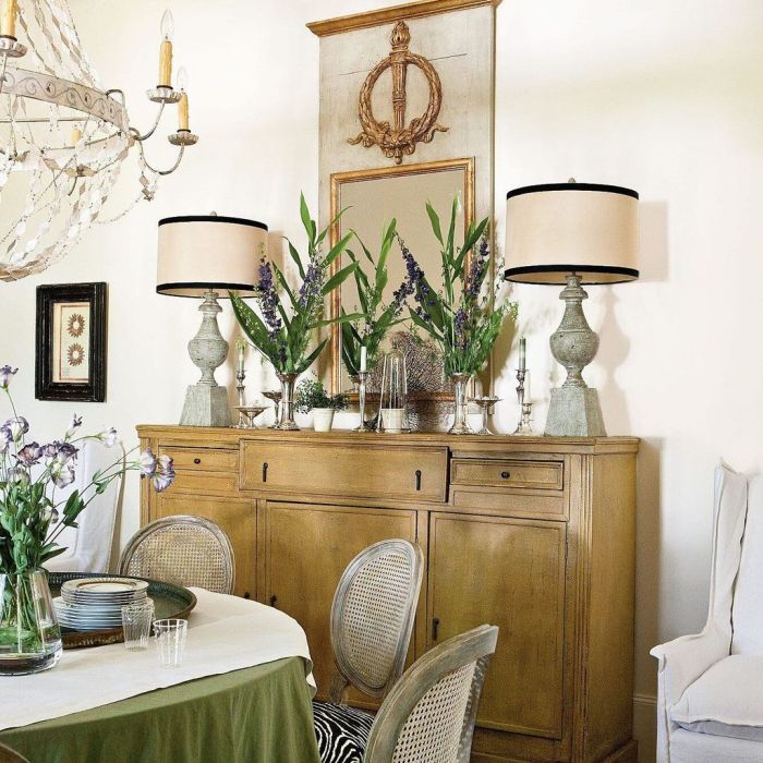 How to decorate buffet in dining room